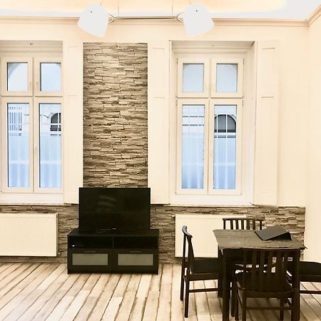 Homelike Luxury Flat On Gyulai Pal Budapest Bagian luar foto