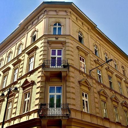 Homelike Luxury Flat On Gyulai Pal Budapest Bagian luar foto