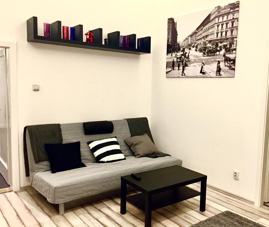 Homelike Luxury Flat On Gyulai Pal Budapest Bagian luar foto